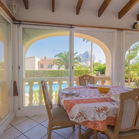 Villa Almendros 16 *